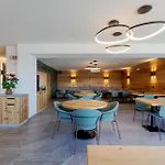 Oltre Alpine Hotell