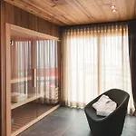 Oltre Alpine Hotell 4*