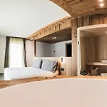 Oltre Alpine Hotell