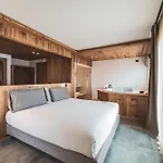 Oltre Alpine Hotell