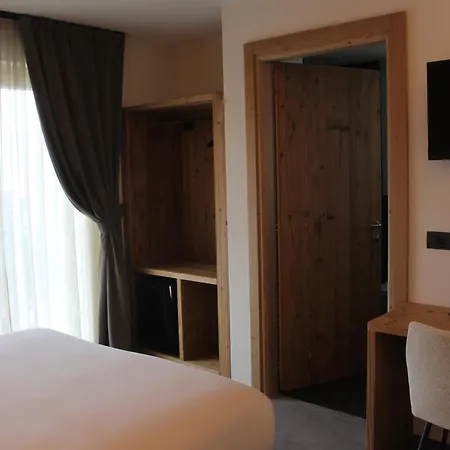 Oltre Alpine Hotell 4*